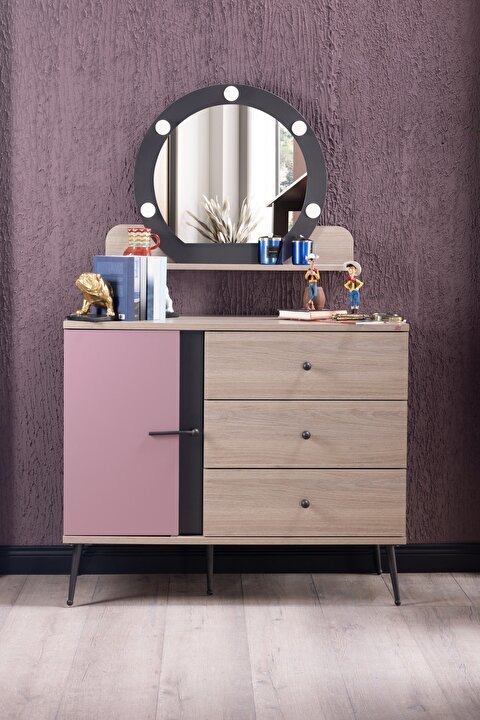 Alice Schminkspiegel mannlich